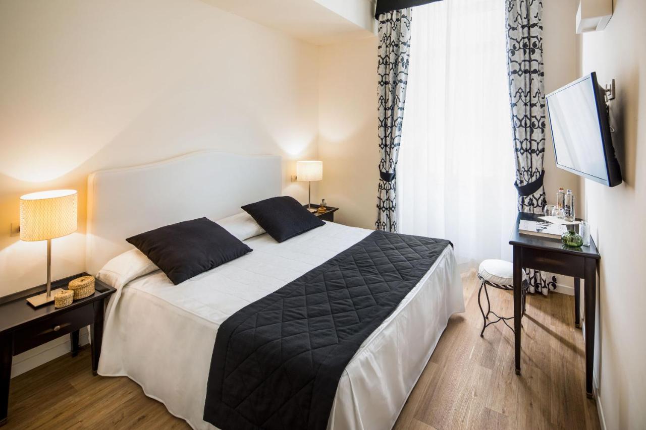 Hotel Lido Alassio Bagian luar foto
