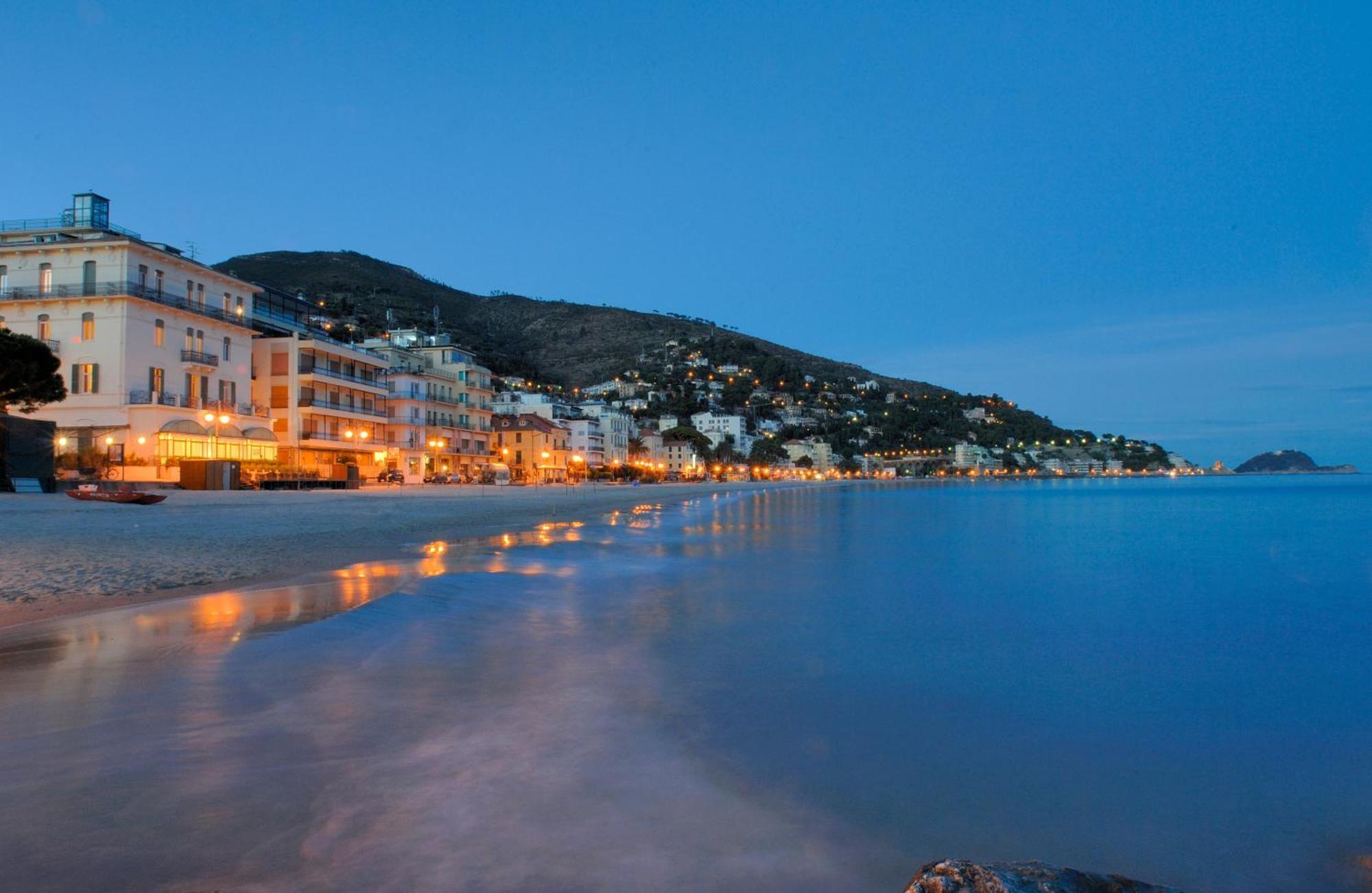 Hotel Lido Alassio Bagian luar foto