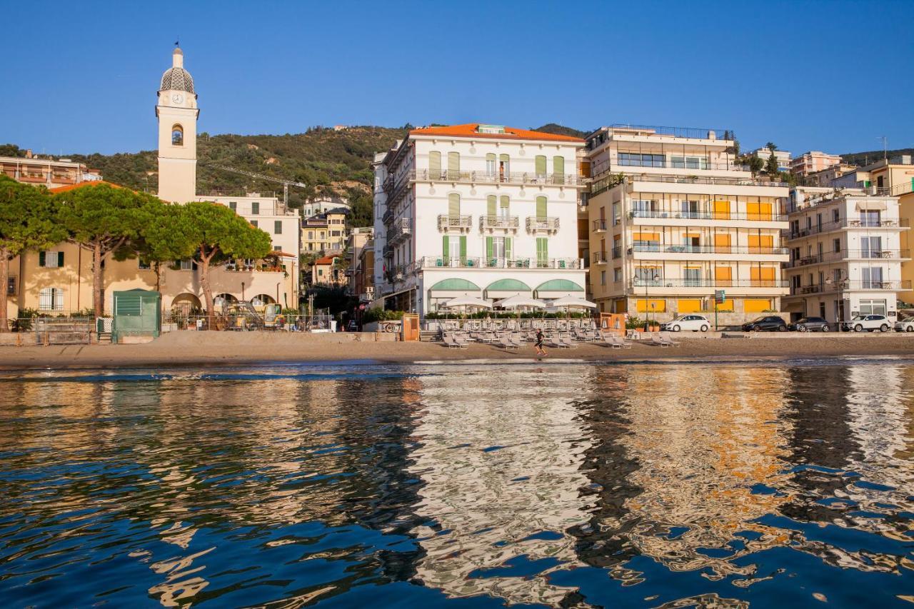 Hotel Lido Alassio Bagian luar foto